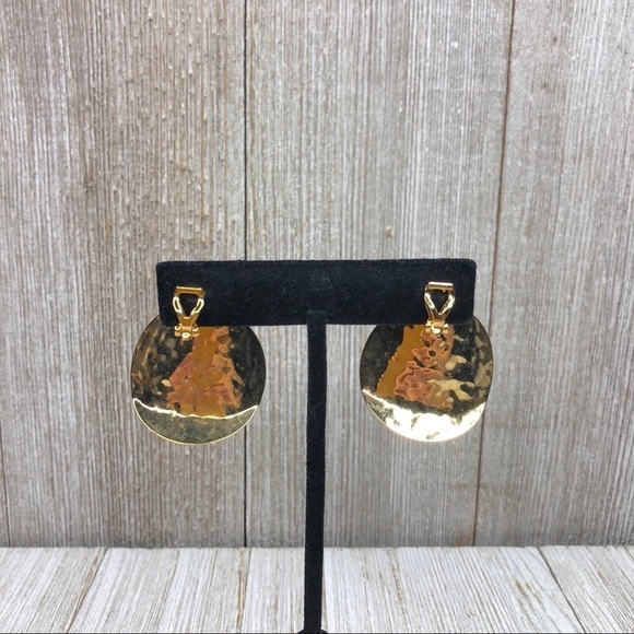 Vintage Hammered Shaped Disc Clip-on Earrings - Picture 8 of 8